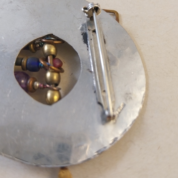 Artistic Circular Brooch with Beads - Picture 4 of 11